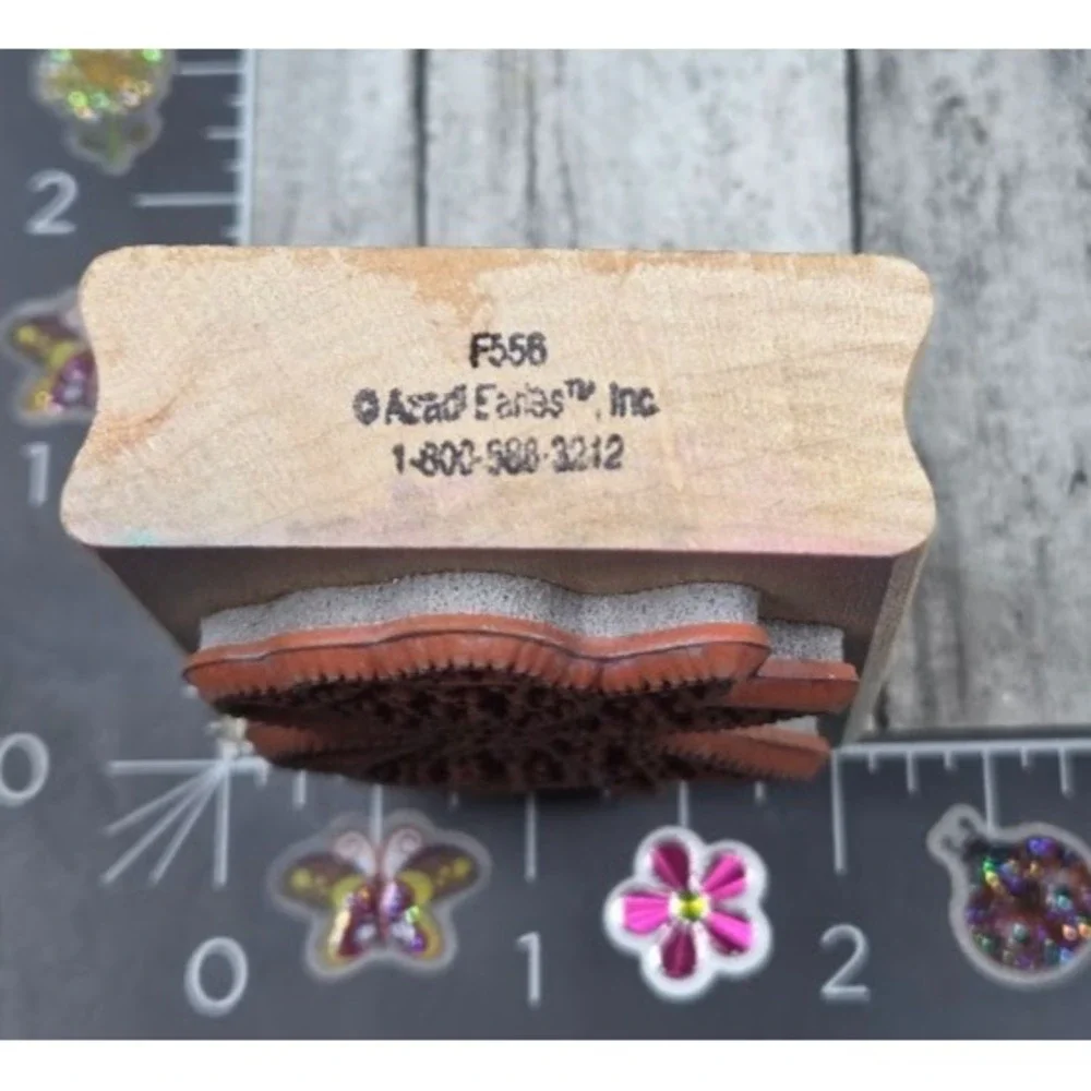 Azadi Earles Spotted Bow Ribbon F556 Rubber Stamp Wood #Q48